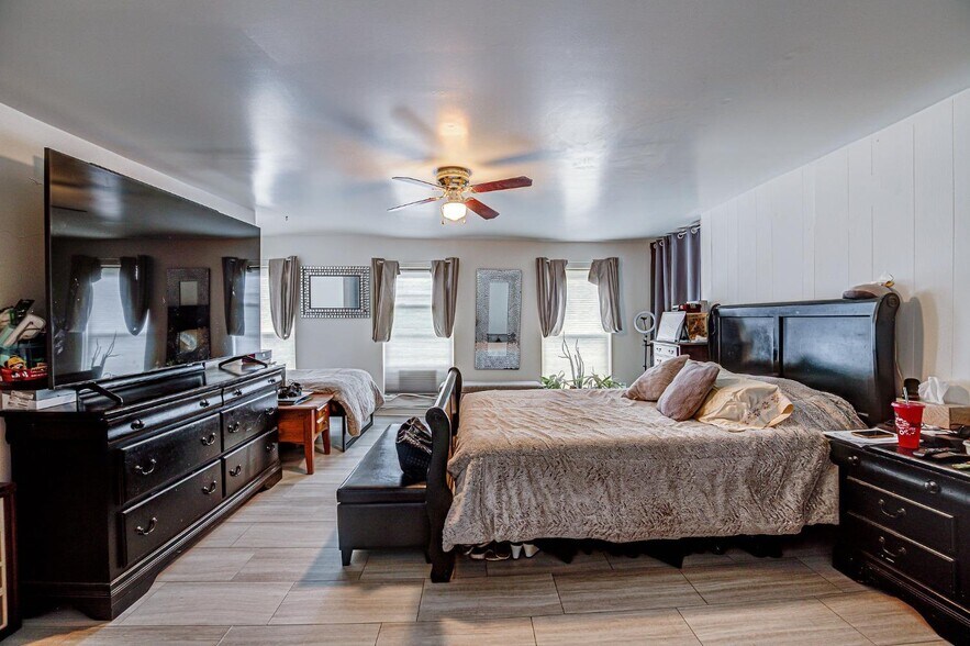 More Photos Of 216 E Main St, Batavia Storefront Retail Residential For Sale