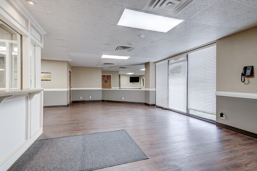 More Photos Of 3100 S Elm Pl, Broken Arrow Medical For Lease