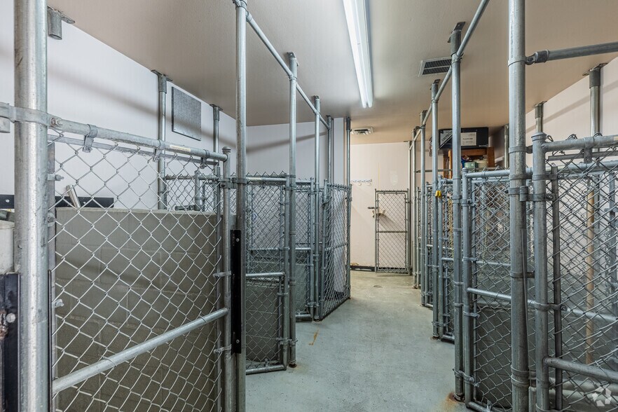 More Photos Of 1411 SW 14th Ave, Portland General Retail For Sale