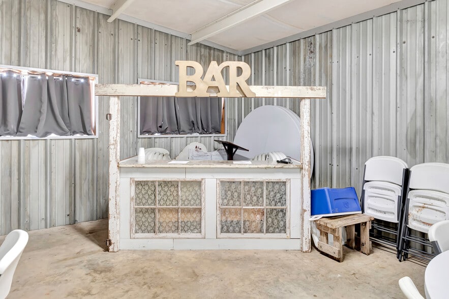 More Photos Of 321 Kolle Road, Inez General Retail For Sale