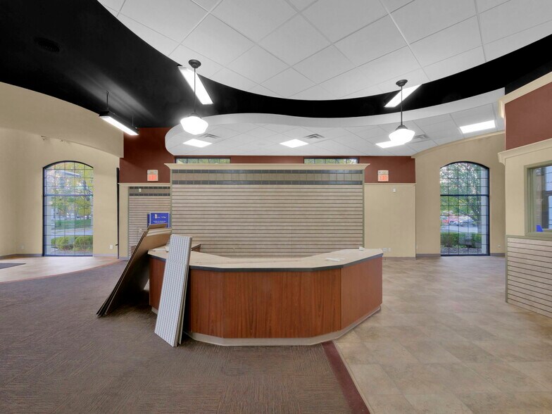 More Photos Of 640 N Fountain Ave, Springfield Freestanding For Sale