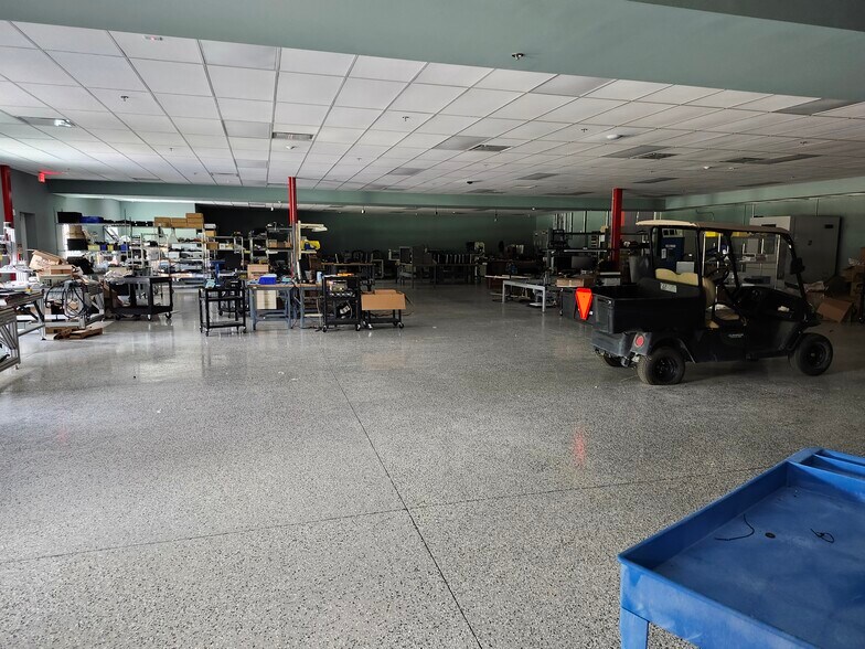 More Photos Of 528 Sunbury Rd, Midway Warehouse For Lease