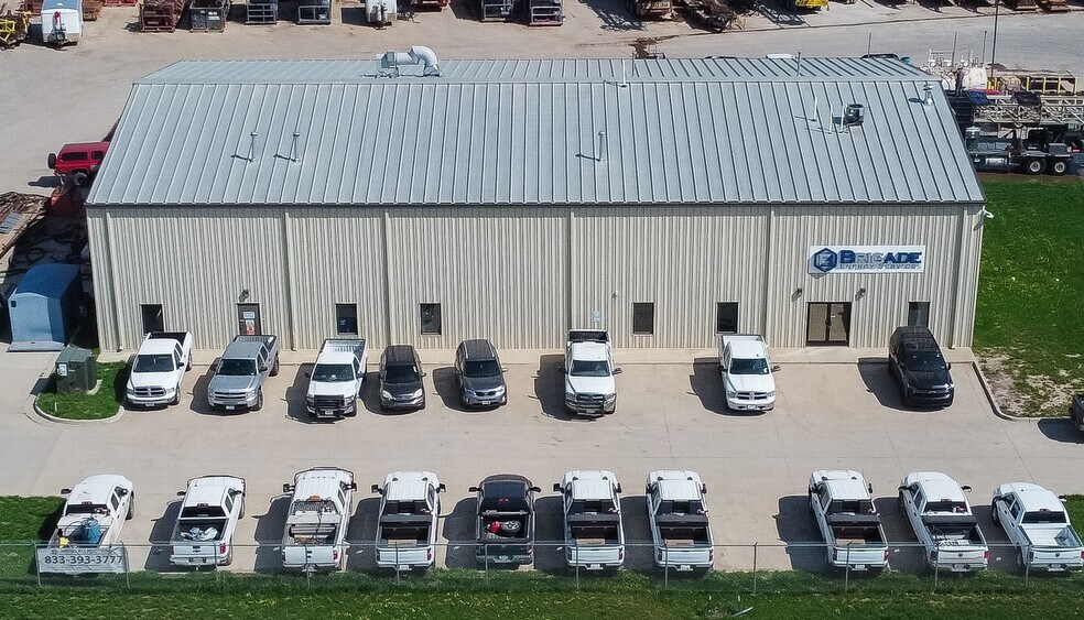 More Photos Of 14031 Bennett Loop, Williston Warehouse For Lease