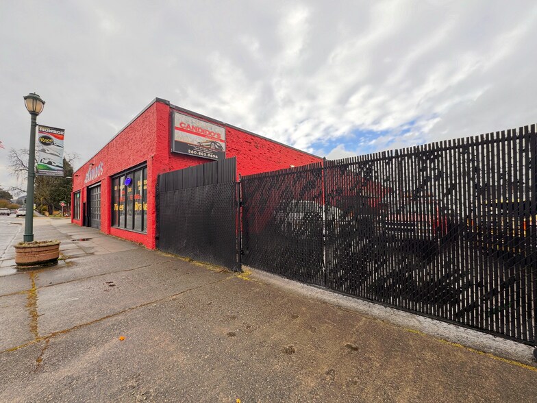 More Photos Of 225 W Main St, Monroe General Retail For Sale