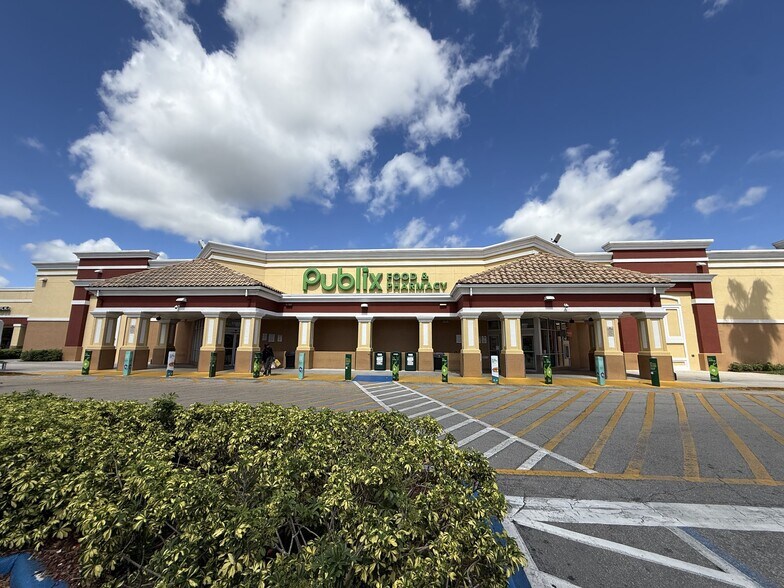 More Photos Of 6805-7031 Taft St, Hollywood Unknown For Lease