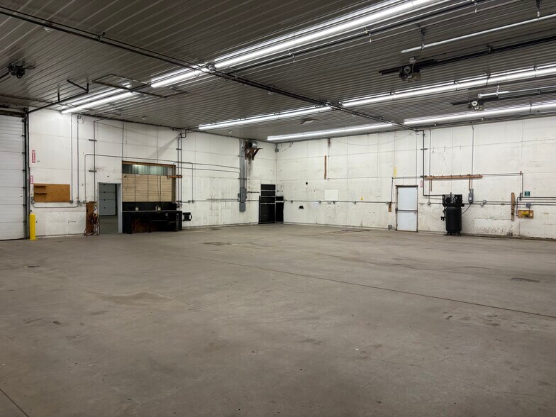 More Photos Of 2905 N Lincoln Rd, Escanaba General Retail For Sale