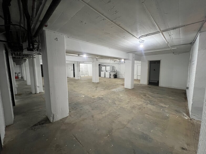 More Photos Of 190 Christopher Columbus Dr, Jersey City Office Residential For Lease
