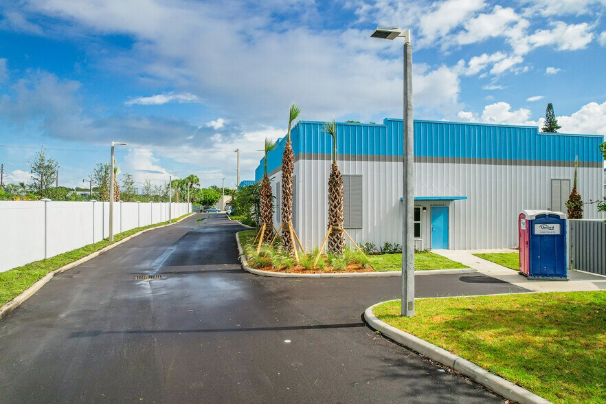 More Photos Of 621 NE 1st Ave, Pompano Beach Warehouse For Sale