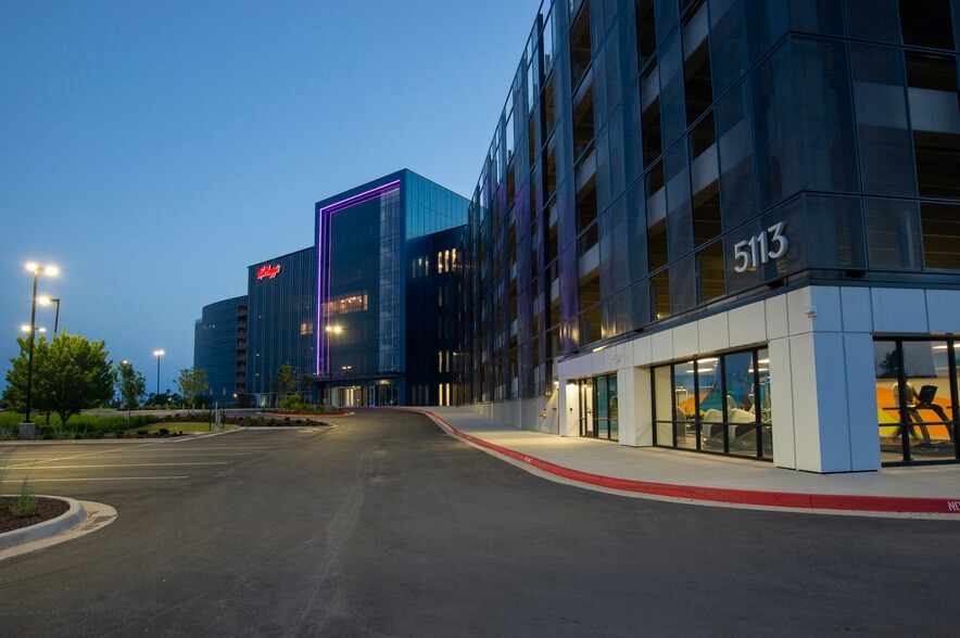 More Photos Of 5111 W JB Hunt Dr, Rogers Office For Lease