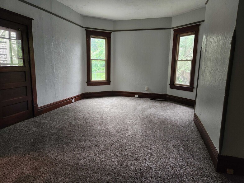 More Photos Of 18 5th St NE, Massillon Apartments For Sale