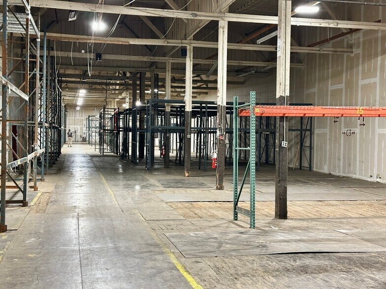 More Photos Of 5801-5809 2nd Ave, Brooklyn Warehouse For Lease