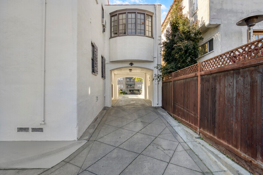 More Photos Of 5815 W Olympic Blvd, Los Angeles Apartments For Sale