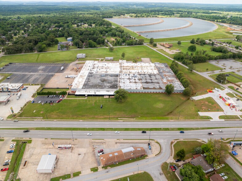More Photos Of 650 Hwy 412 W, Siloam Springs Warehouse For Sale