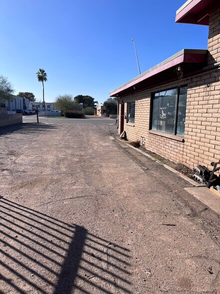 More Photos Of 727 N Country Club Dr, Mesa Service For Sale