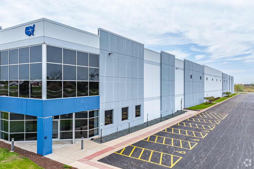 Primary Photo Of 20901 W Walter Strawn Dr, Elwood Distribution For Lease