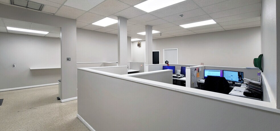 More Photos Of 6818-6824 S Manhattan Ave, Tampa Coworking Space