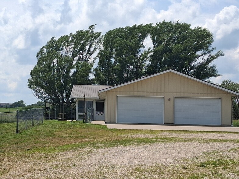 More Photos Of 6841 E US Highway 56, Overbrook Land For Sale