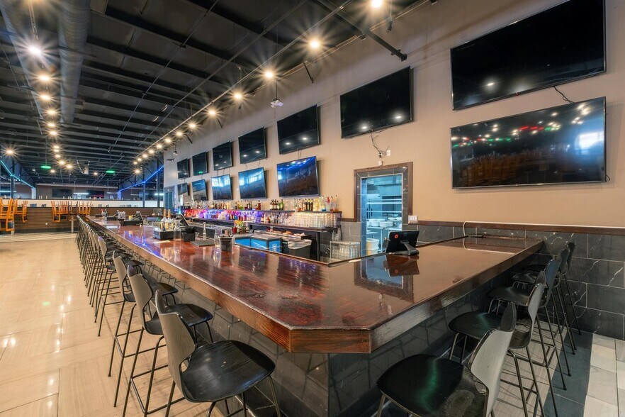 More Photos Of 8624 I 30, Little Rock Restaurant For Sale