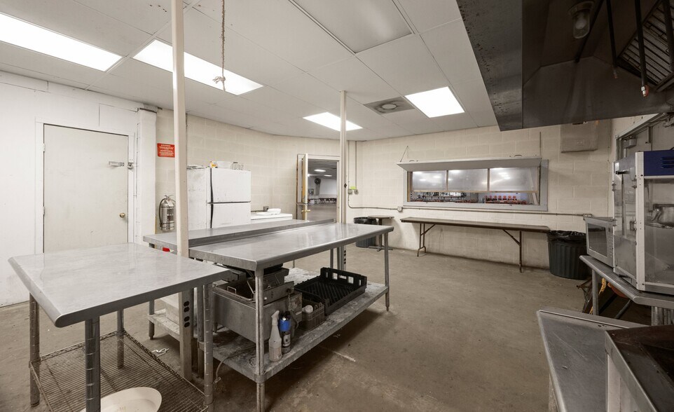 More Photos Of 2137 N US Highway 77, Robstown Lodge Meeting Hall For Sale