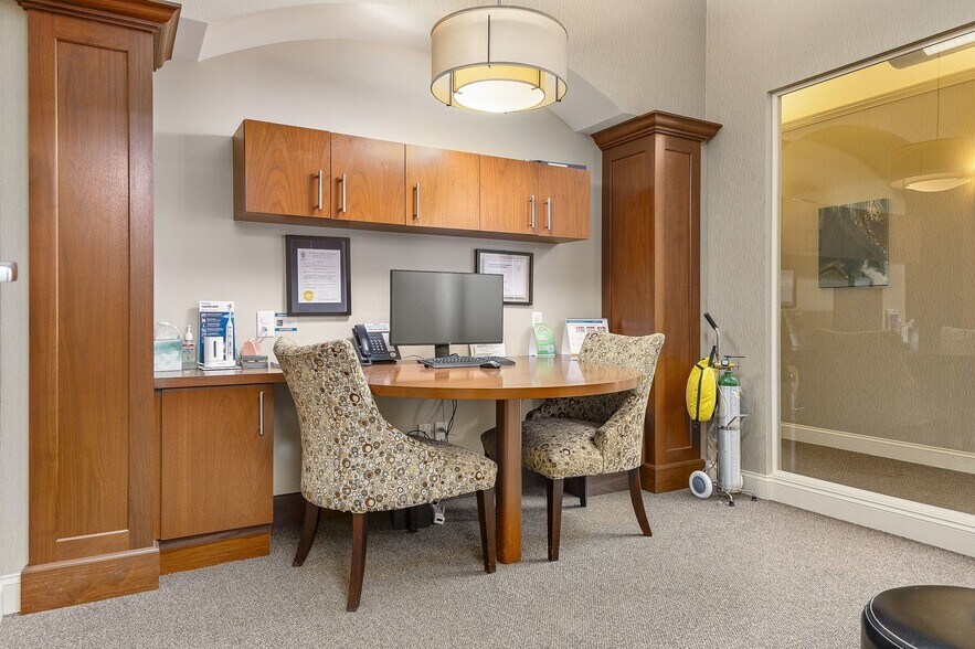 More Photos Of 22-26 School St, Merrimac Office For Sale