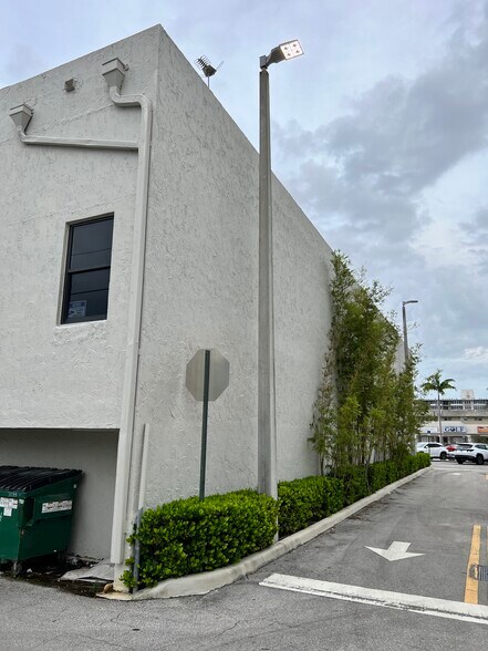 More Photos Of 3035 E Commercial Blvd, Fort Lauderdale Medical For Sale