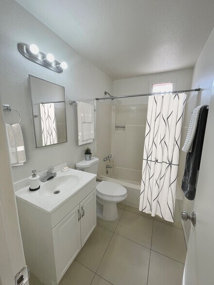 More Photos Of 1412 N 35th St, Phoenix Apartments For Sale
