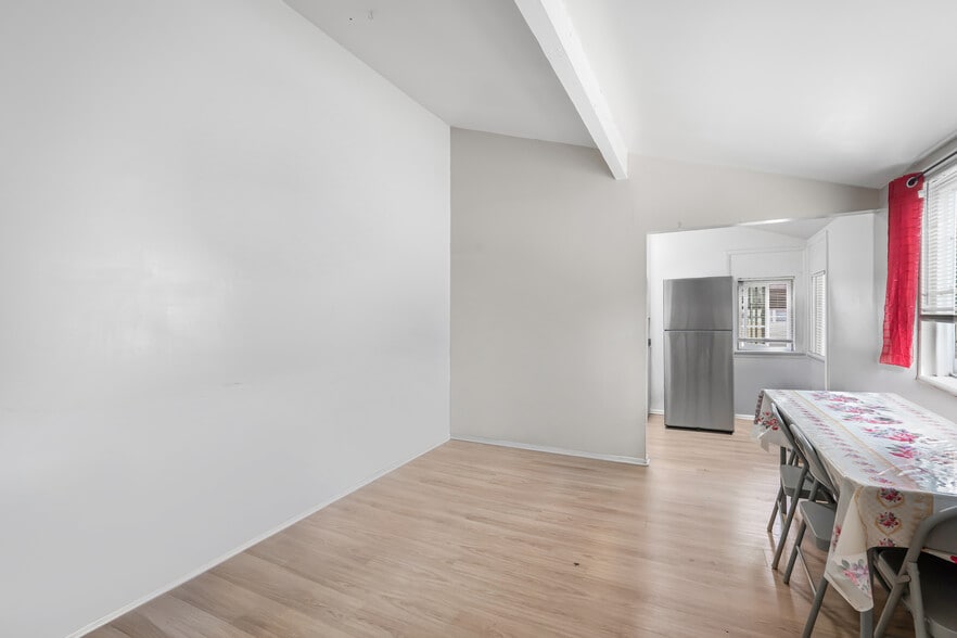 More Photos Of 136 N Garfield Ave, Oxnard Apartments For Sale