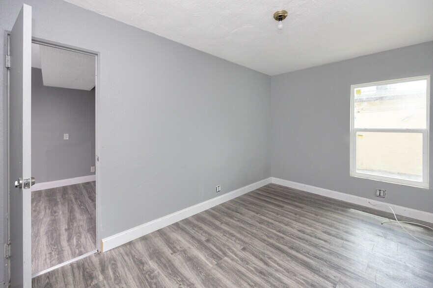 More Photos Of 2100 Dr Martin Luther King Jr St S, Saint Petersburg Medical For Sale