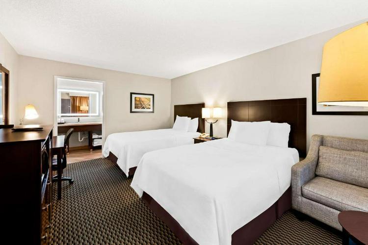 More Photos Of 3120 S Limit Ave, Sedalia Hotel For Sale