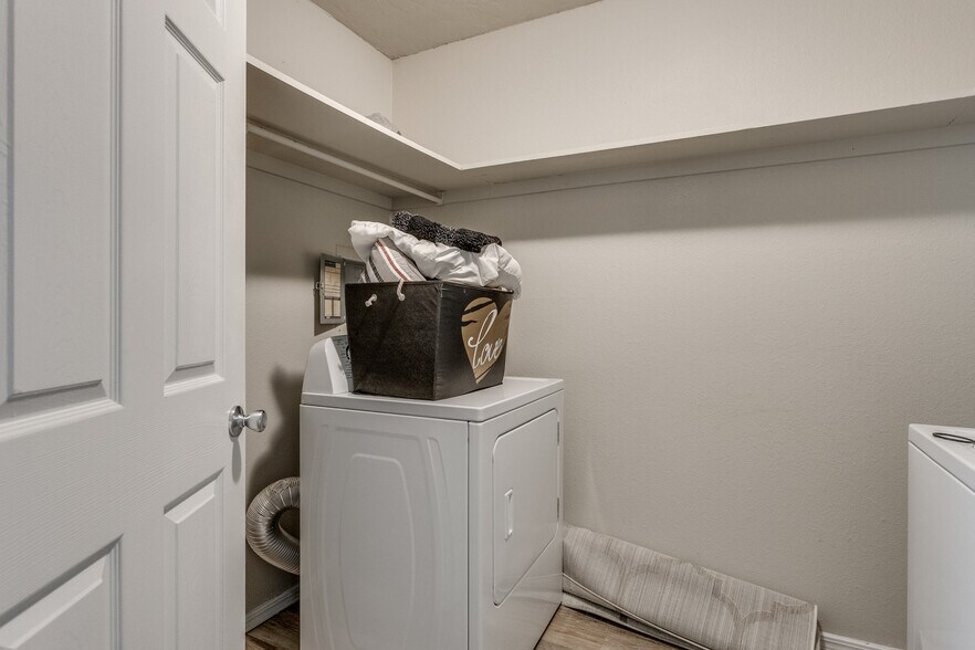 More Photos Of NW 10th St & N Classen Blvd, Oklahoma City Apartments For Sale