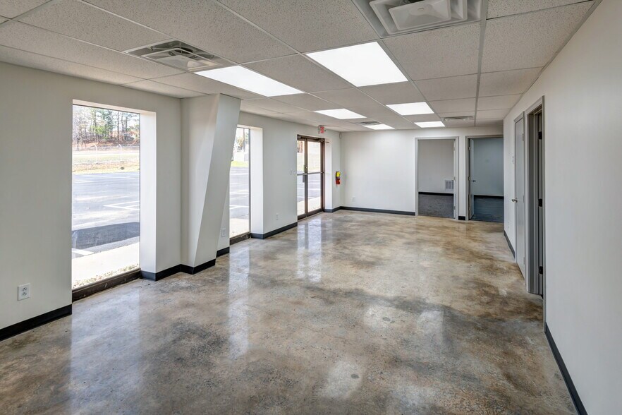 More Photos Of 3502 Moreland Ave, Conley Service For Lease