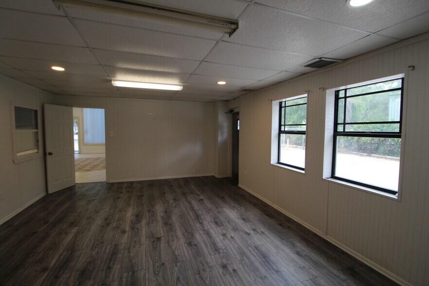 More Photos Of 2208 58th Ave E, Bradenton Warehouse For Sale