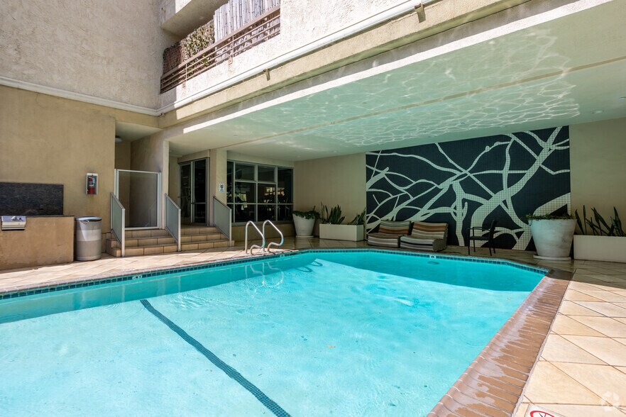 More Photos Of 7230 Franklin Ave, Los Angeles Apartments For Sale