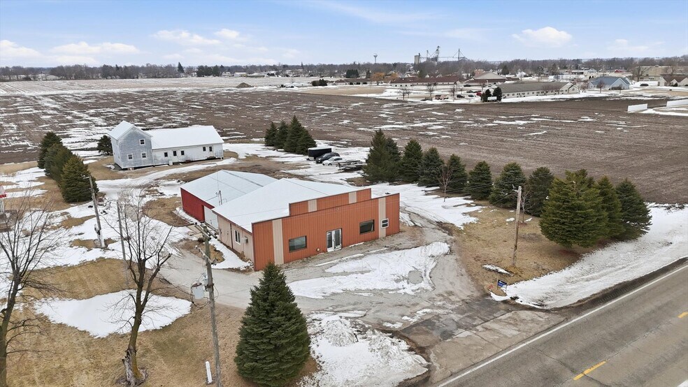 Primary Photo Of 1275 E State IL-49, Cissna Park Office For Sale