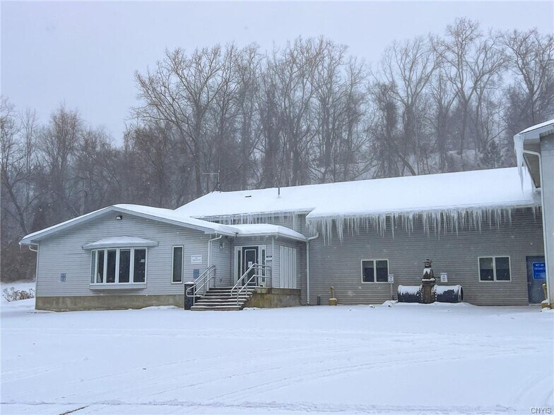 More Photos Of 425 Old Macedon Center Rd, Fairport Warehouse For Sale