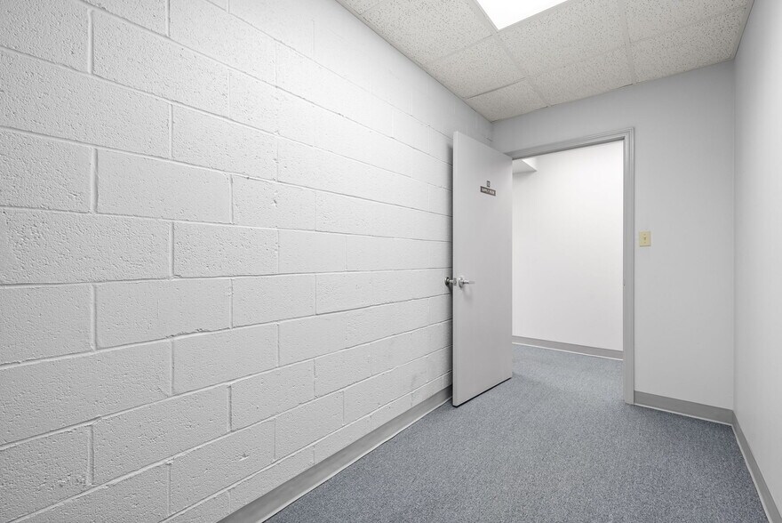 More Photos Of 311 W 9th St, Hopkinsville Medical For Lease