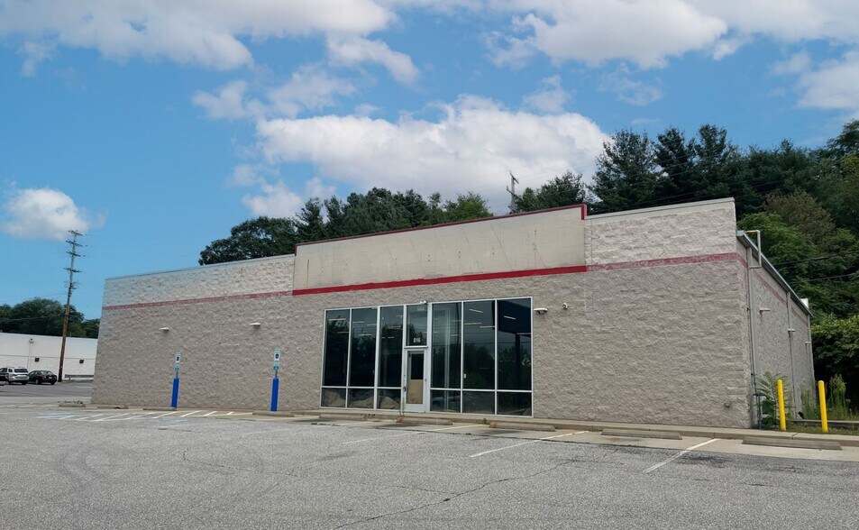 Primary Photo Of 816 Ohio River Blvd, Rochester Freestanding For Lease