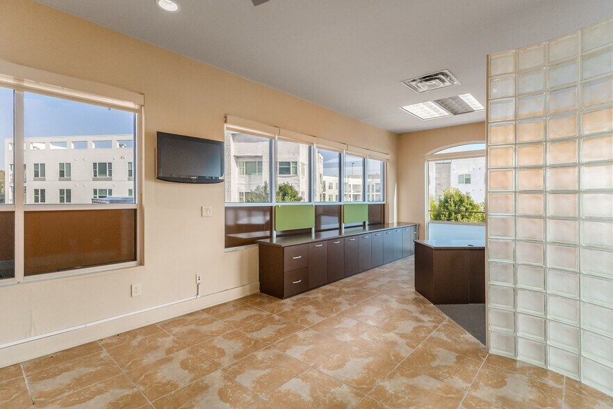 More Photos Of 9039 Antares Ave, Columbus Medical For Lease