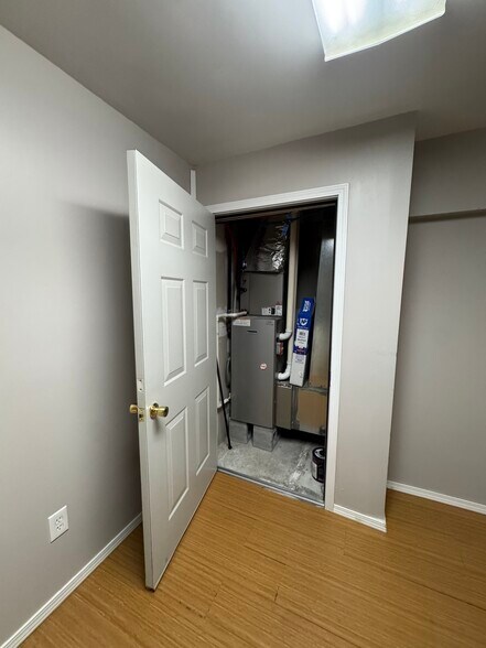 More Photos Of 86 Briggs St, Johnstown Freestanding For Lease