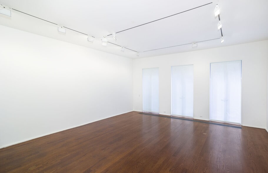 More Photos Of 32 E 69th St, New York Office For Lease