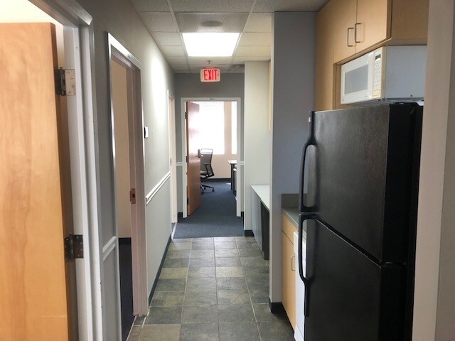 More Photos Of 21155 Whitfield Pl, Sterling Office For Sale