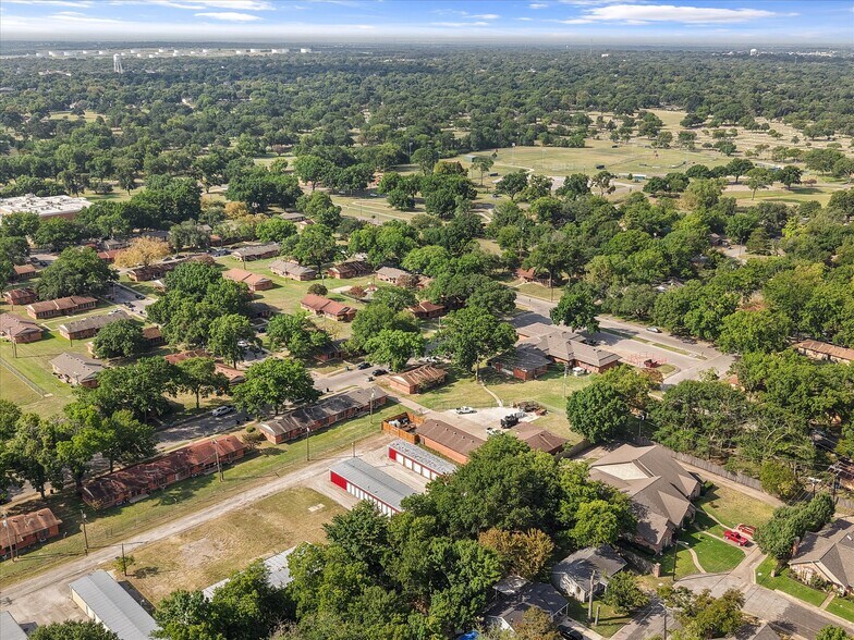 More Photos Of 124 Brooks ave, Corsicana Industrial For Sale