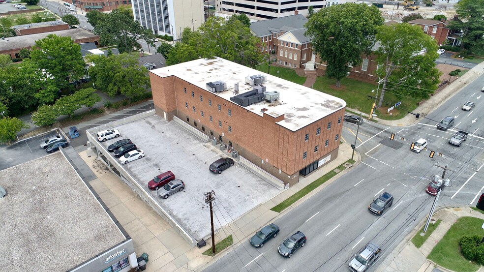 More Photos Of 500 W Friendly Ave, Greensboro Office For Lease