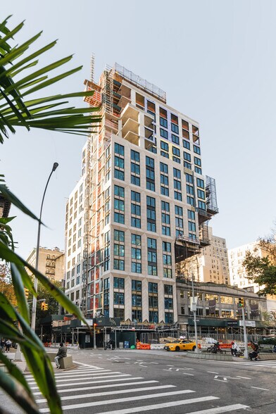 More Photos Of 2461 Broadway, New York Apartments For Lease