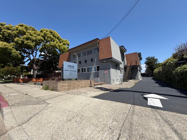 More Photos Of 19830 Lake Chabot Rd, Castro Valley Medical For Lease