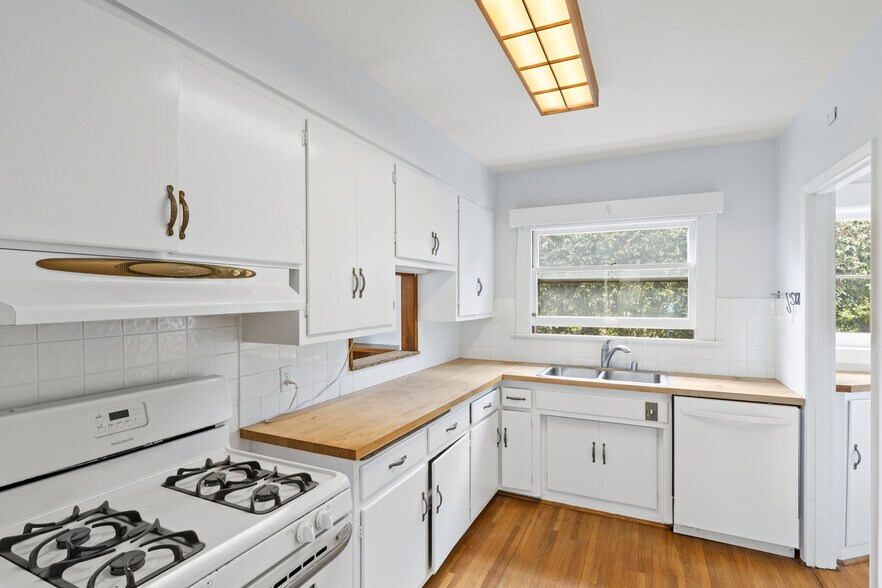 More Photos Of 642 Torrance St, San Diego Apartments For Sale
