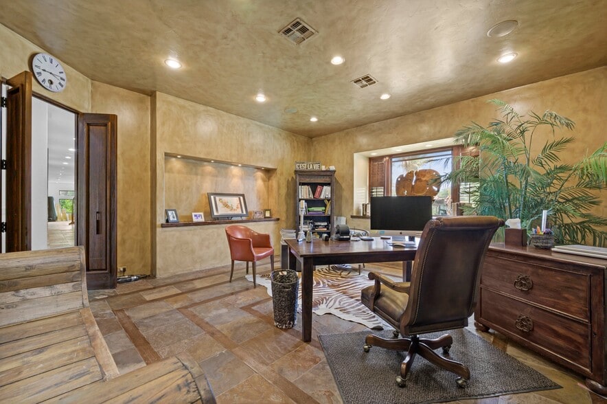 More Photos Of 1703 Highway 35 S, Rockport Office Residential For Lease
