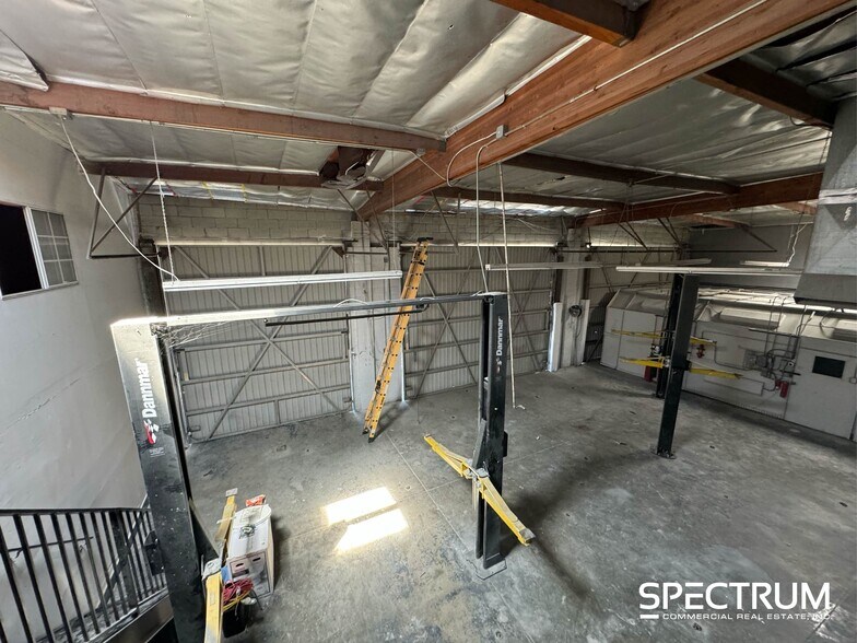 More Photos Of 18405 Eddy St, Northridge Manufacturing For Lease