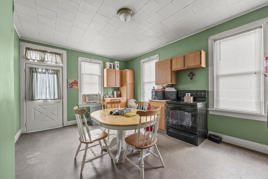 More Photos Of 225 S Sandusky Ave, Bucyrus Storefront Retail Residential For Sale