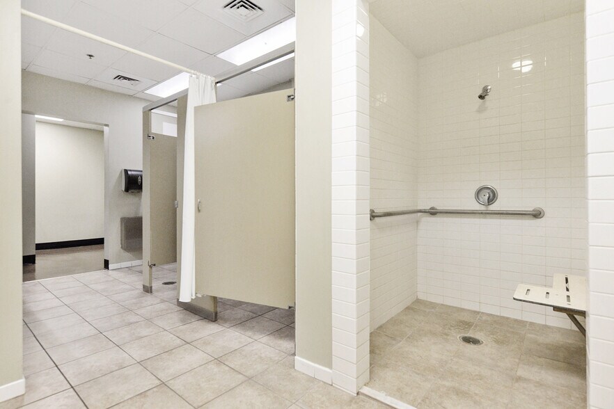 More Photos Of 3300 Gravier St, New Orleans Medical For Sale